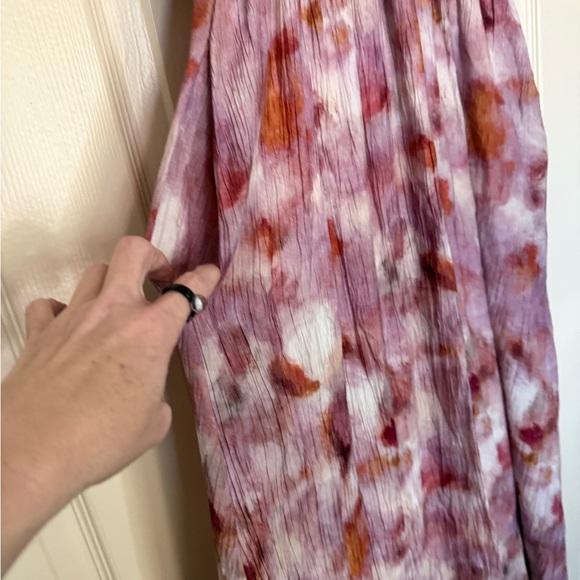 Hayden Cream and Pink Garment - Picture 3 of 6